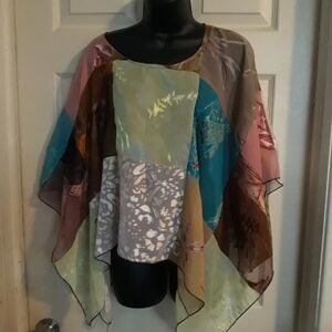 Champagne collection Beautiful floral poncho one size A-42